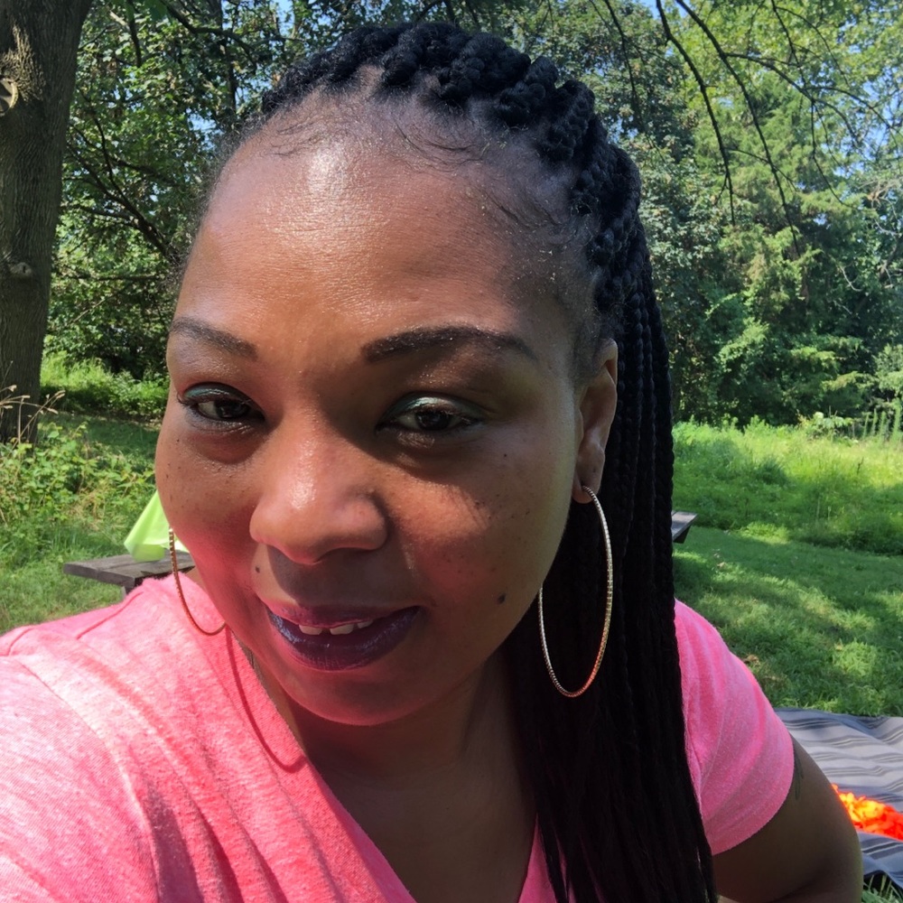 Meet your Posher, Makeba